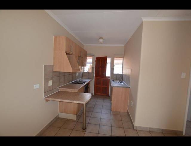 2 BEDROOM APARTMENT FOR SALE IN VAAL PARK EXT 1